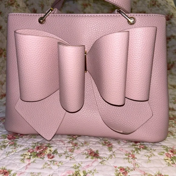Crossi Bags Gently Used Pink Bow Bag Purchased From Tj Maxx